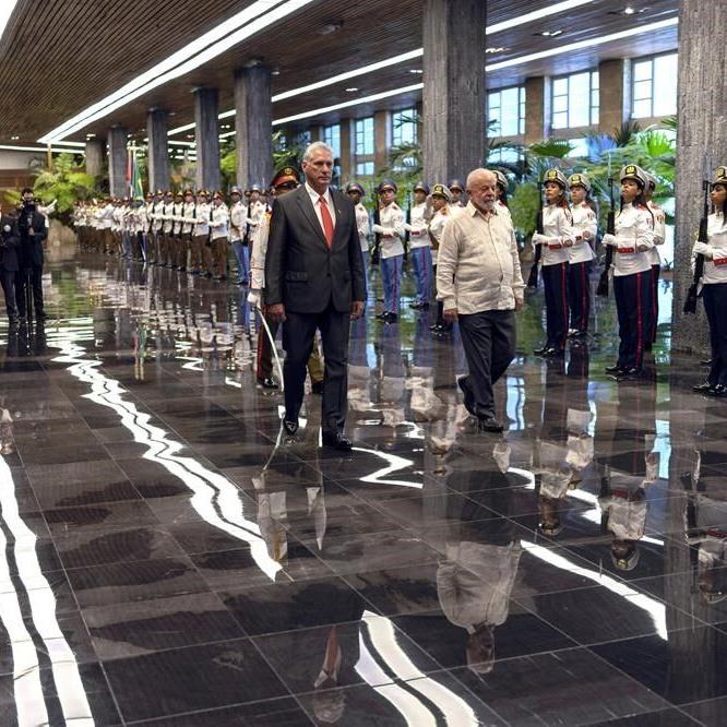 Brazilian leader Lula rekindles ties with Cuba at G77 summit in Havana